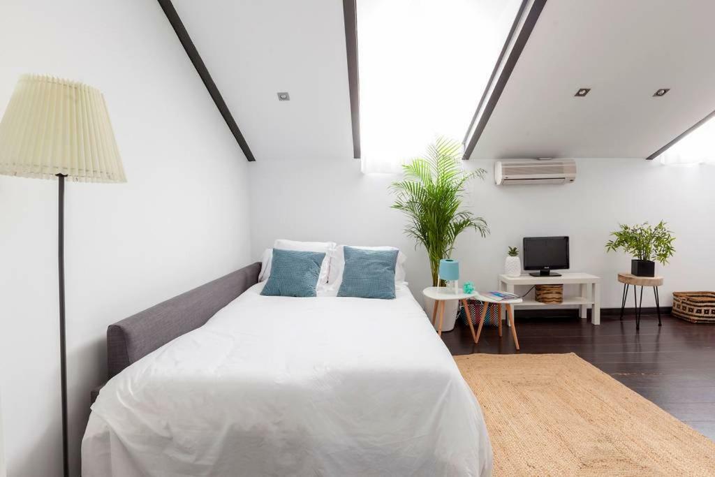 Modern Top Floor Loft At Malasana'S Heart Madrid Kültér fotó